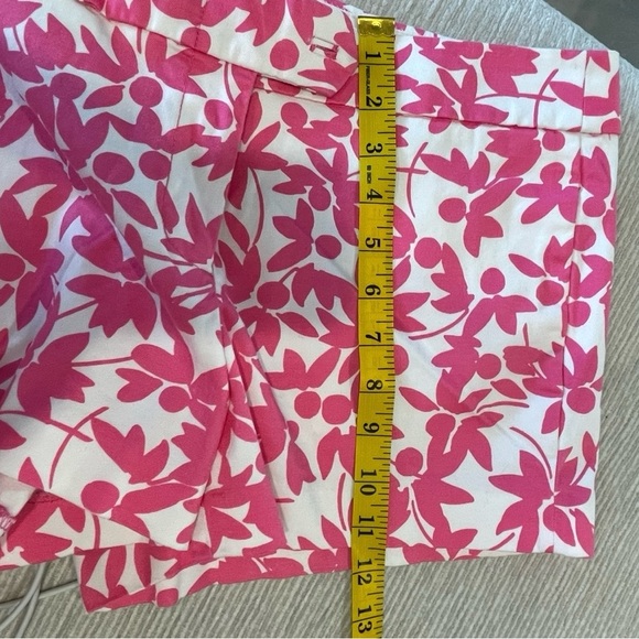 J. Crew Women Chino Shorts
Floral Zip Cotton Pink Size 10
Cotton Blend Stretch - Picture 6 of 8